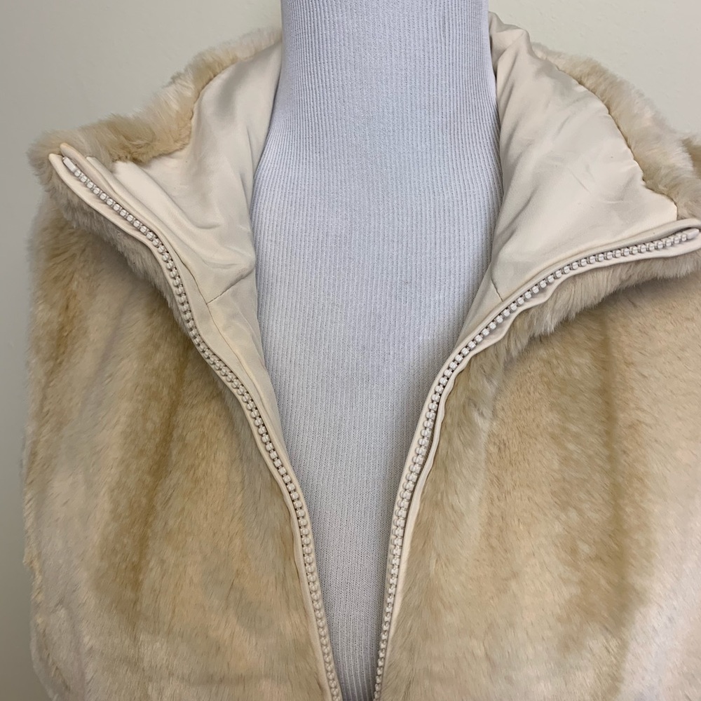 🍄 Kristen Blake Reversible Faux Fur Vest Size S - Picture 6 of 13